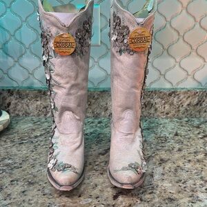 Corral Women's Heeled Boots in Cream and Silver